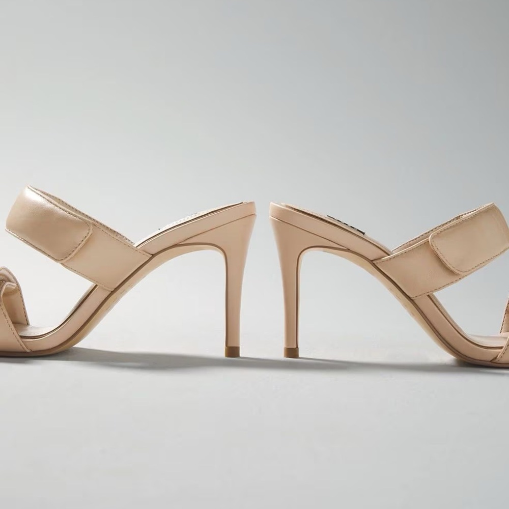 WHBM LEATHER STRAP SANDAL - Picture 2 of 4